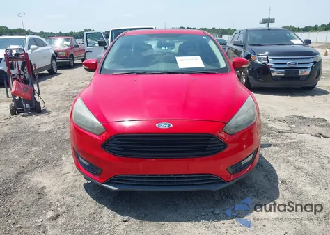 2016 Ford Focus Se z USA, uszkodzony, nr VIN 1FADP3KE2GL223985